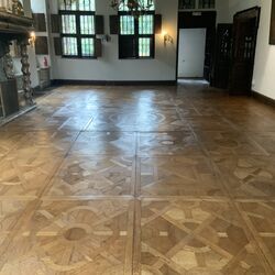 The WORKCAMP PARKET 2021 team restored the castle parquet