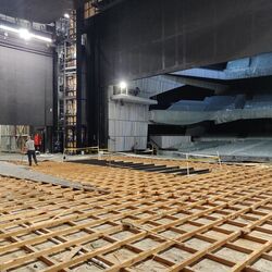 New stage floor in Bruges concert hall: a masterpiece of craftsmanship at a rattling pace