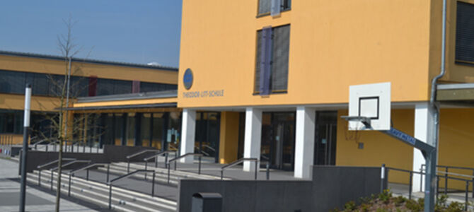Technical exam support for vocational students