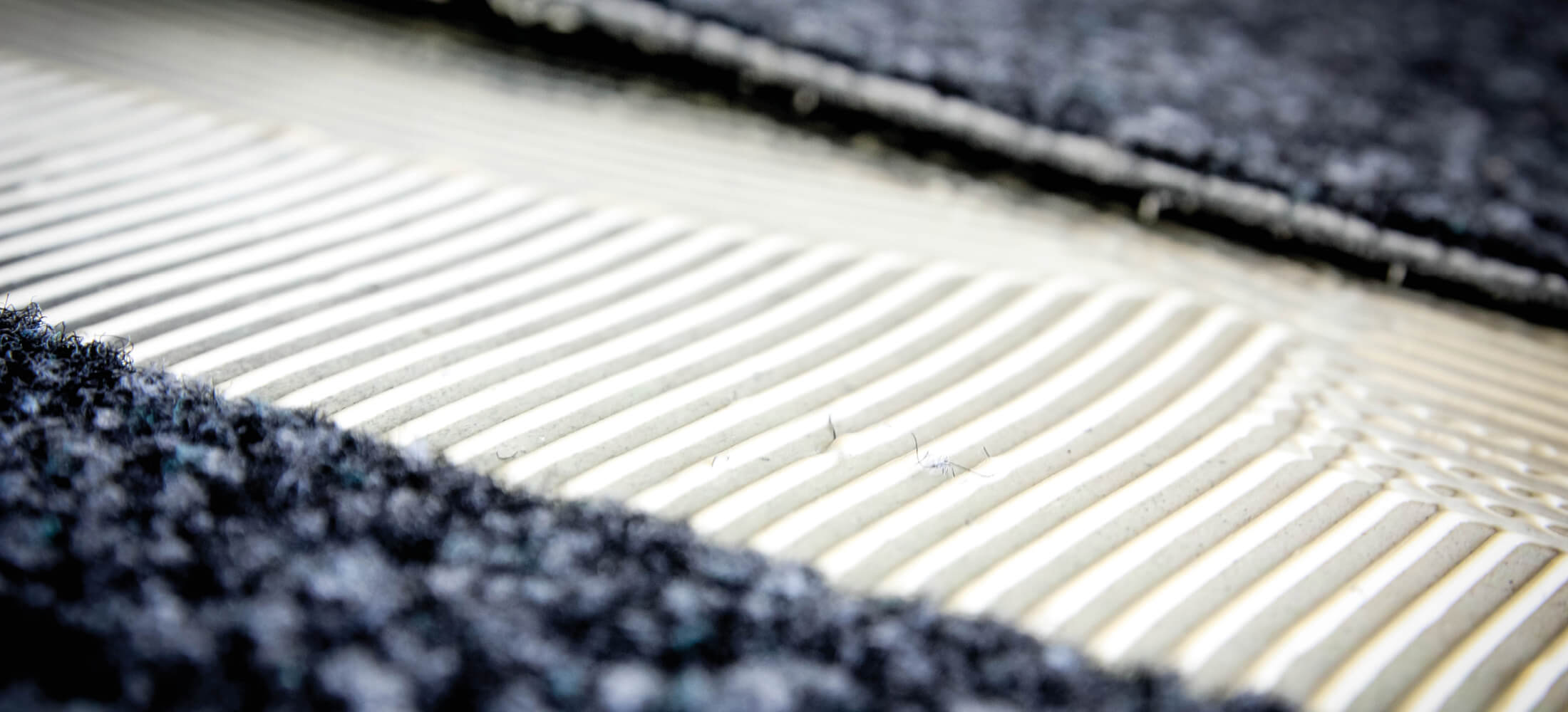 Klebstoffe für textile und elastische Böden